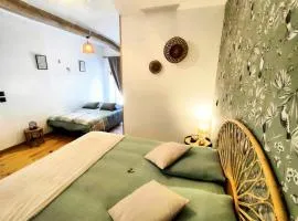 Chambre d'hôtes Le chant des oiseaux - LA SOURCE DE NOS RACINES - CORPS DE FERME AU COEUR DU PARC NATUREL DE L'AVESNOIS