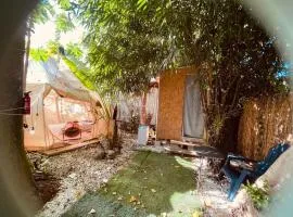 Casa de Campaña en la Pequeña Selva by Legnalife