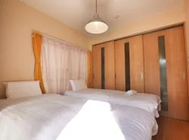 QU201 2BR Home, 6 Min to Koiwa, JR Chuo-Sobu Line, 1 Double Bed and 2 Single Beds