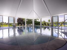 Mercure Luxembourg Kikuoka Golf & Spa, hotel com banheiras de hidromassagem em Canach