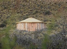 Yurtas Patagónicas Refugio de estepa, Hotel in Bajo Caracoles