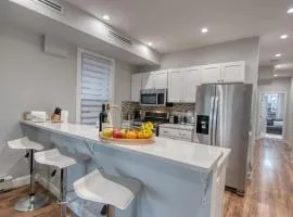 Serenity On The Reservoir Elegant 2BR Modern Oasis Brand-New Build, Luxe Touches & Lightning-Fast WiFi, AC