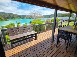 The Cove - Whangaroa Holiday House, hotel i Whangaroa