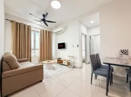 Mountain City View 3BR Condo with Swimming Pool & Free WiFi Netflix