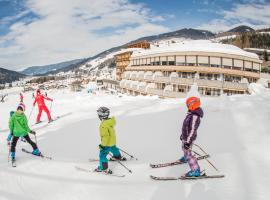 Family Resort Rainer, hotel in Sesto