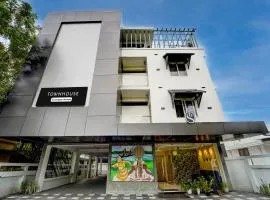 Super Townhouse Cochin Airport Formerly Skyluxe