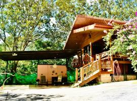 Cabaña Colibrí - Parking, hotell i Sarchí