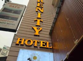 Serenity Hotel Near Laxman Jhula Tapvon Risikesh، فندق في ريشيكيش