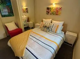 Quiet & soulful-8mins to town but in the country