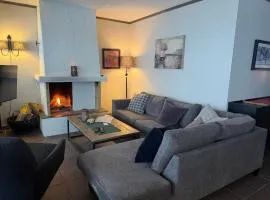 Spacious Retreat With Sauna And Parking