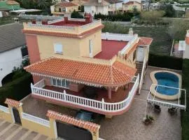 Villa with pool near the sea
