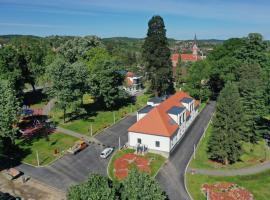 Hostel i Restoran SEQUOIA, hotel en Slatina