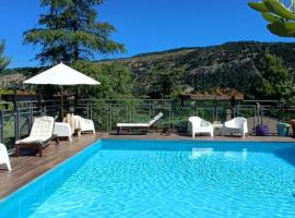 HOTEL ARIMANNIA Depandance, khách sạn ở Caramanico Terme