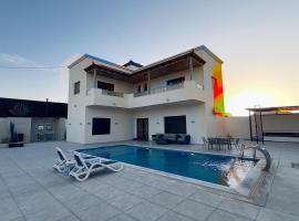 Wadi Rum chalets: Ram Vadisi şehrinde bir otel