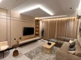 شقة كامله ومطبخ وسط جدة