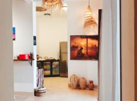 Bait mutirah guesthouse, Hotel in Maskat