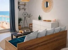 STUDIO LES PIEDS DANS LE SABLE, VUE MER & BALCON