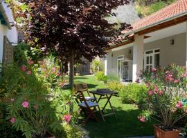 Bonne Vie Cottage - Zebegény – hotel w mieście Zebegény