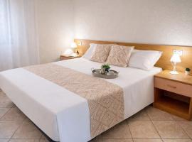 Casa Prasciolu, Hotel in Porto Corallo