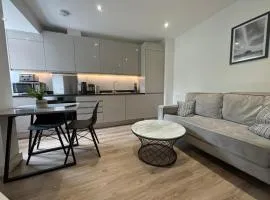 Modern Studio in Central Solihull near NEC