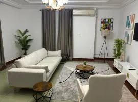 Luxury Apartment in Ominisport, Yaoundé - Fast Wi-Fi - Secure - Long & Short Stays