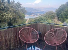 Villa avec piscine et vue sur la baie d'Ajaccio, Hotel in Ajaccio
