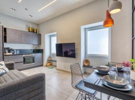 Stylish 1-Bedroom Apartment Just 5 Minutes from Valletta by Ferry, hotel in Mosta