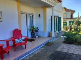 Xixi Cama Bed & Breakfast, Hotel in Bombardeira