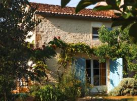 Gîte Le Gué De Champagné, Hotel in Torxé