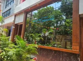 Hotel Reliance Suits