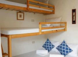 Surfcity Beach House, hotel a Dalumpinas Oeste