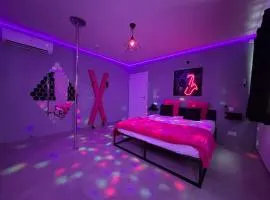 Le Bovary Hotel Striptease