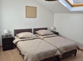 Ferienhaus Schilz II - Urlaub auf dem Bauernhof, hotel di Plütscheid