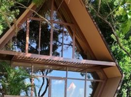 The Lovestruck - Glamping at Karuna El Nido, хотел в Ел Нидо