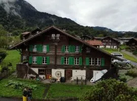 Lakeview Chalet, Drligen