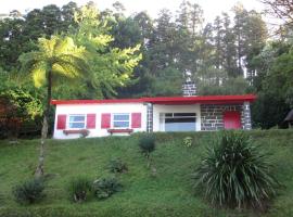 Furnas Lake Cottage, Hotel in Bicas