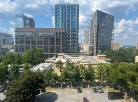 Downtown Atlanta condo w balcony & elevator