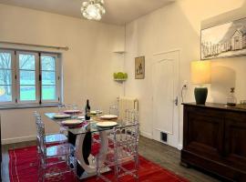 Gîte apaisant avec SPA, jardin et étang, animaux acceptés pour 6 personnes - FR-1-489-612, khách sạn ở Bézenet