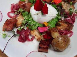 La maison de l'&icirc;le d'Orl&eacute;ans -- maison d'h&ocirc;tes B&B, kh&aacute;ch sạn c&oacute; hồ bơi ở Saint-Jean