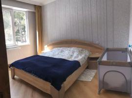 mtatsminda residence, hotel v destinaci Itʼkhvisi