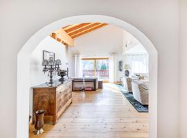 High-end duplex breathtaking views, hotel di Champéry