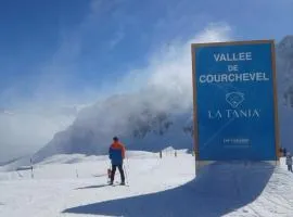Résidence Saboïa A Courchevel skis aux pieds