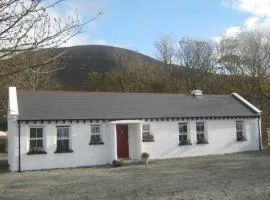 Cozy Clonmany Cottage Escape