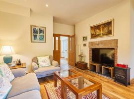 Host & Stay - The Station Cottage, hotel di Stanley