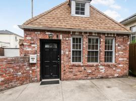 Cozy cottage close to NYC, hotel u gradu Jonkers