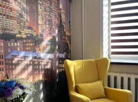 Уютная студия для гостей г Караганда, hotel em Karaganda