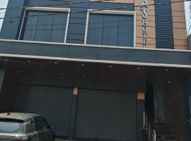 Hotel maya's, hotel en Bāghpat