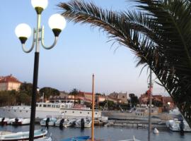 studio coquet et tranquille, Hotel in Porquerolles