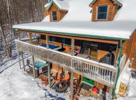 Leaf Peeper's - HUGE deck, pizza oven, Pac-man!, hotel en Davis