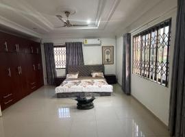 Lebon Paradise, overnachting in Accra